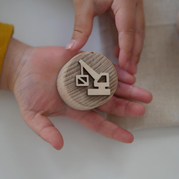 Sandstempel aus Holz mit Baustellenfahrzeugen, handgefertigt - Labyrinthkiste