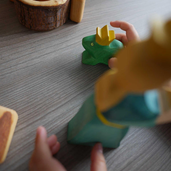 Die Prinzessin und der Froschkönig im Märchenwald, handgefertigt - Labyrinthkiste