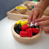 Montessori Holzzylinder für Farbspiele, Zangen- und Sortierübungen