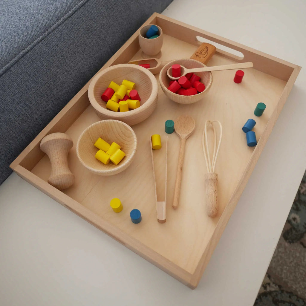 Montessori Holzzylinder im Aktionstablett