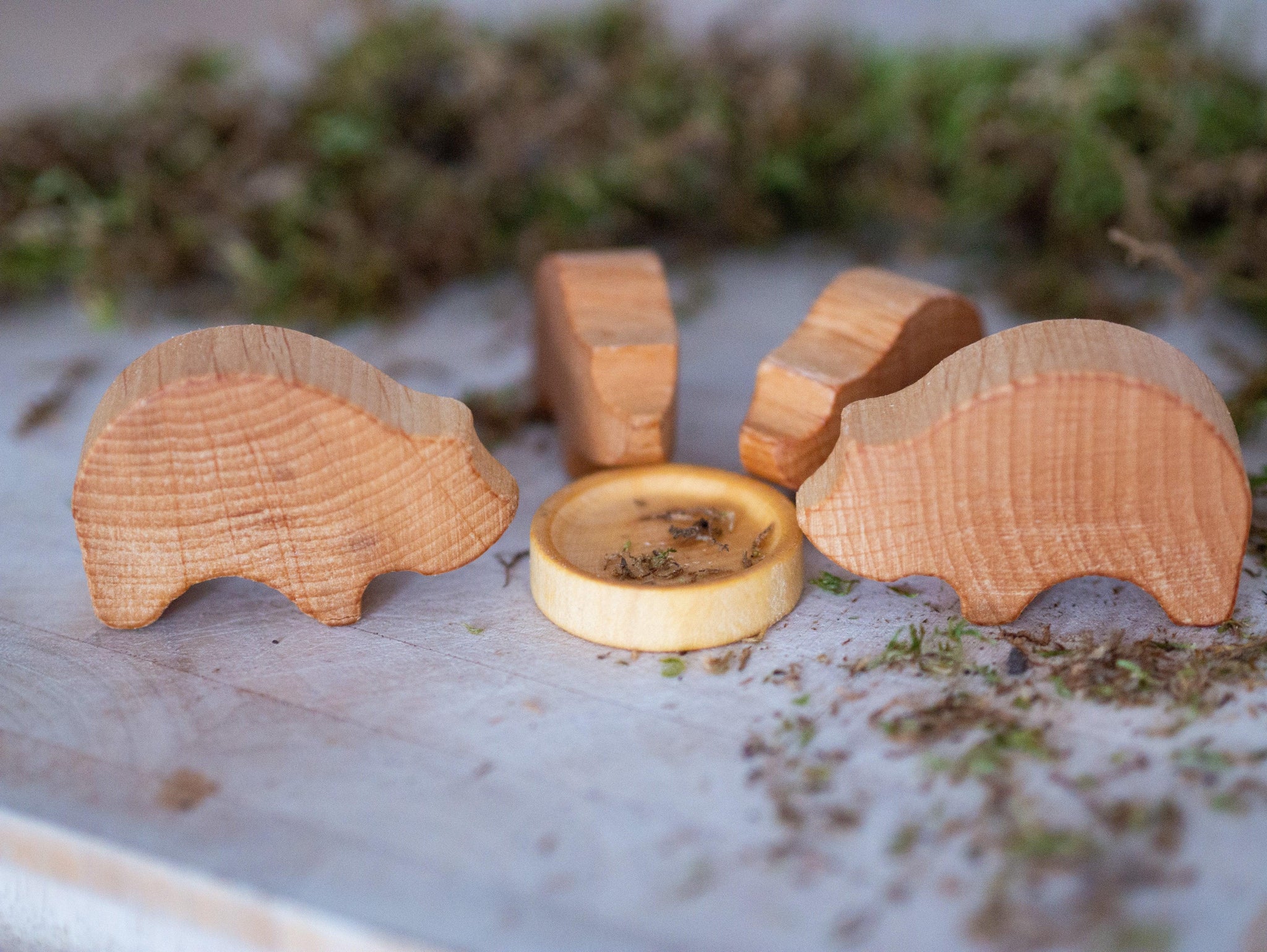 Schweinefamilie aus Holz, handgefertigt - Labyrinthkiste