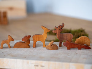Waldtiere aus Holz, handgefertigt